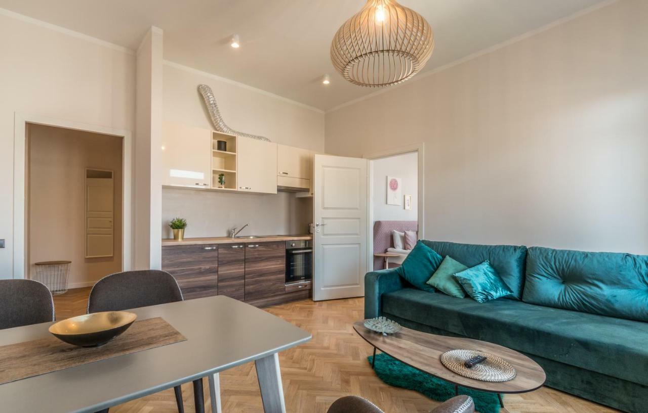 Greystone Suites & Apartments Riga Kültér fotó